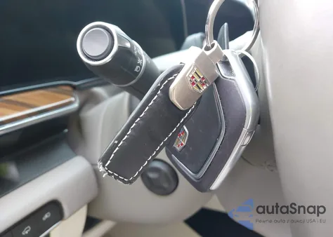 2021 Cadillac Escalade 4Wd Premium Luxury Platinum z USA, uszkodzony, nr VIN 1GYS4DKL7MR429322